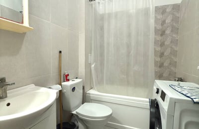 Location d’un excellent appartement de 1 pièce avec cuisine séparée, Chiajna, Bucarest, Roumanie